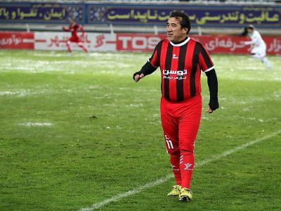 بازگشت خداداد عزیزی با وجود محرومیت!